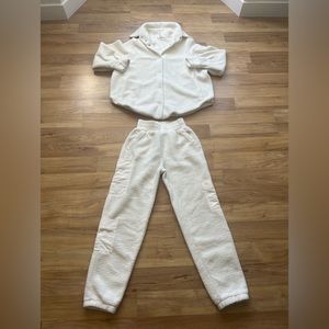 Alo Sherpa Shacket and matching pant.